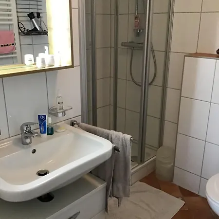 Schoene Mit Seeblick Und Drei Balkonen Зеллин