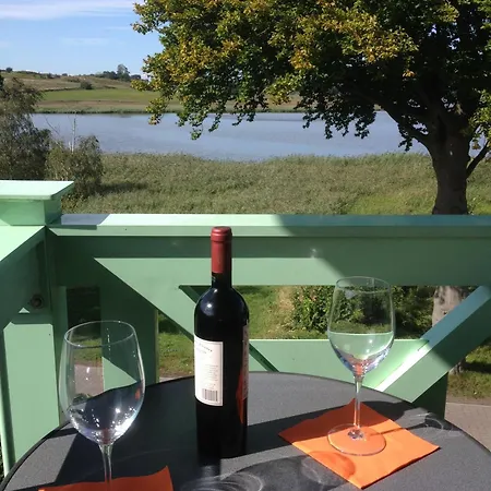 Schoene Mit Seeblick Und Drei Balkonen 아파트 Sellin (Rugen)